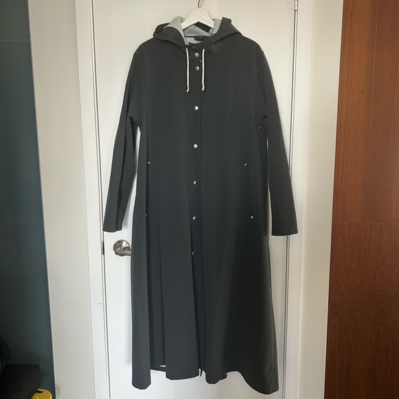 STUTTERHEIM | Mosebacke Long Matte Raincoat - Picture 3 of 5